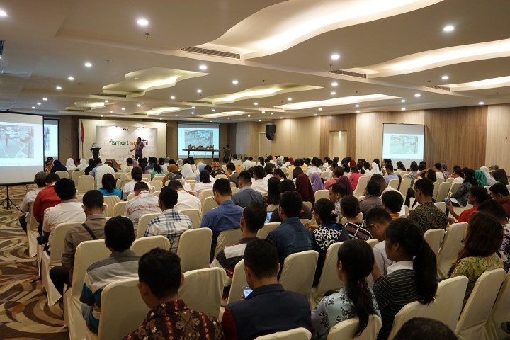 Seminar dan Workshop Smart School Online - Kupang