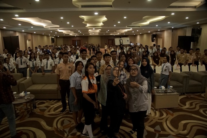 Seminar dan Workshop Smart School Online - Kupang