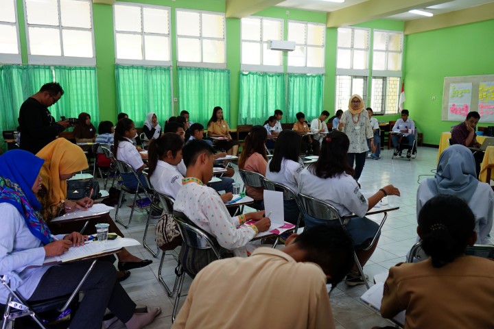 Seminar dan Workshop Smart School Online - Kupang